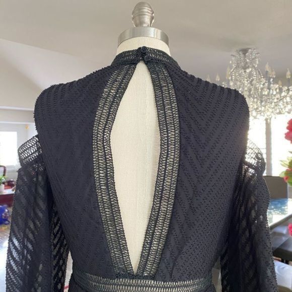 049Romeo and Juliet Couture cold shoulder Medium NWT - Picture 6 of 13